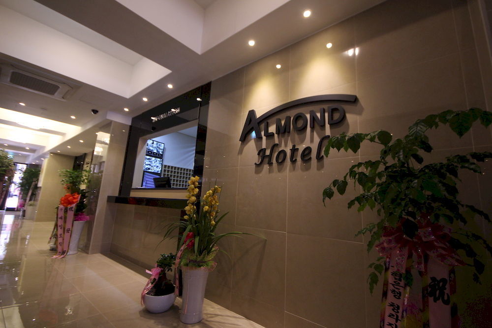 Almond Hotel Busan Station Exteriör bild