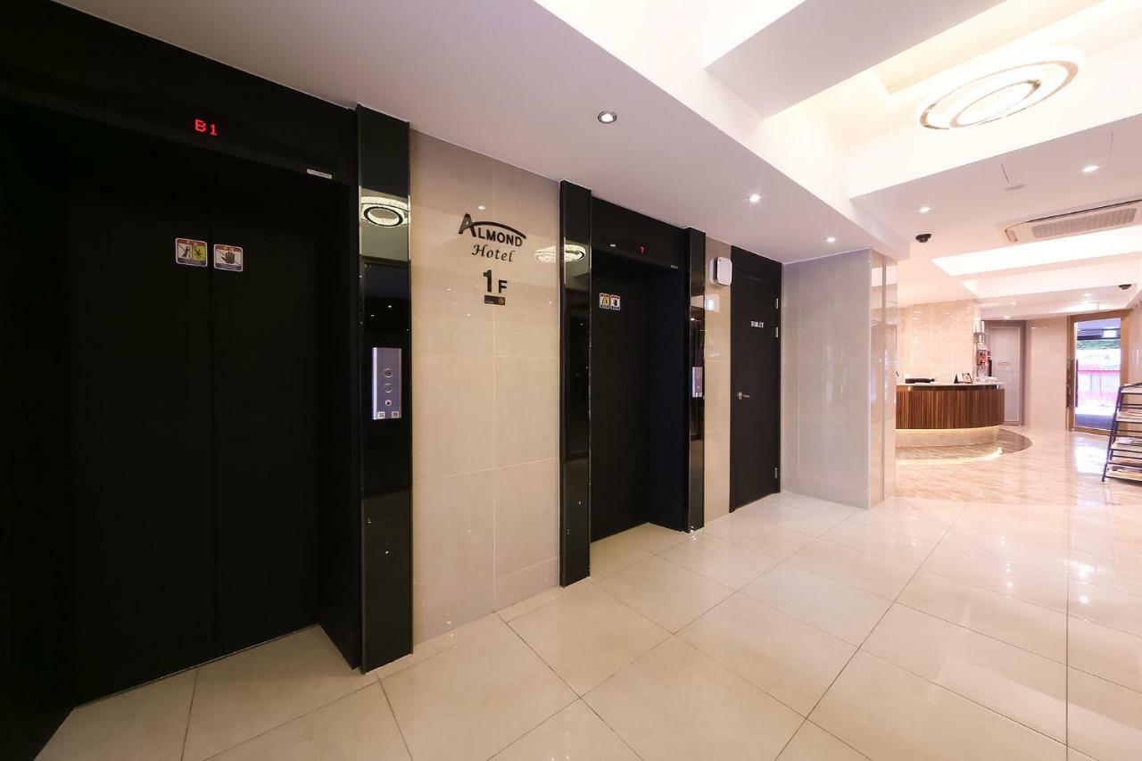 Almond Hotel Busan Station Exteriör bild
