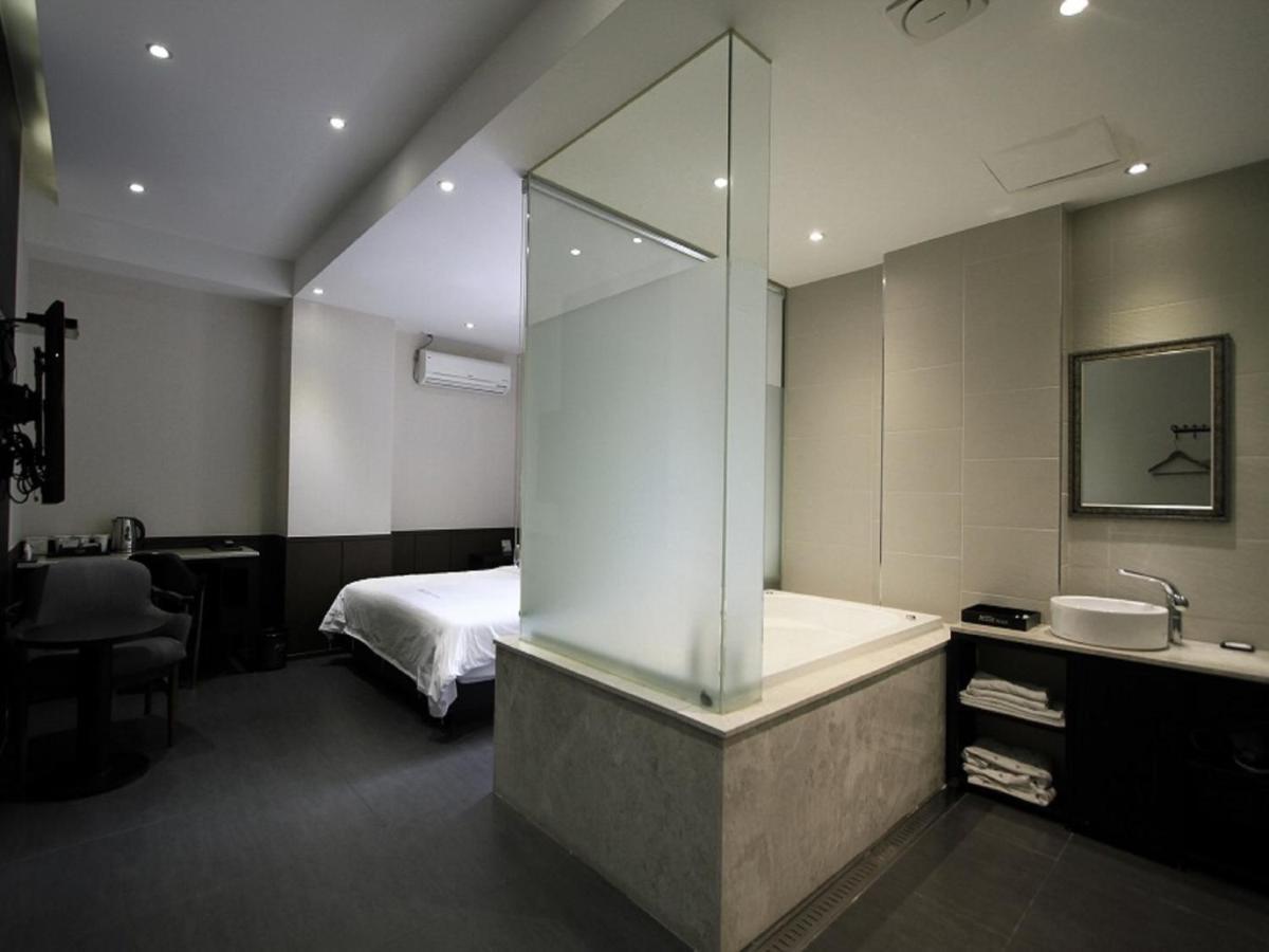 Almond Hotel Busan Station Exteriör bild